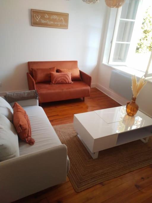 "Le Boheme", Logement Cosy, Au Calme Vertrieu エクステリア 写真
